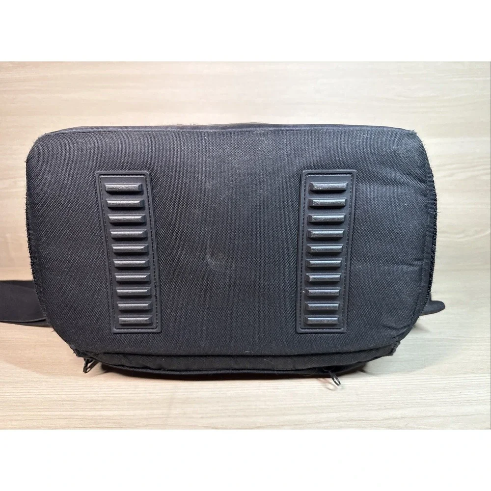 Lowepro‎ Nova 4 AW Camera Bag - Black Pre Owned Customizable Zip Clip Crossbody